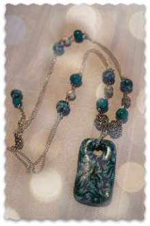 Très jolie collier perles vert artisanale